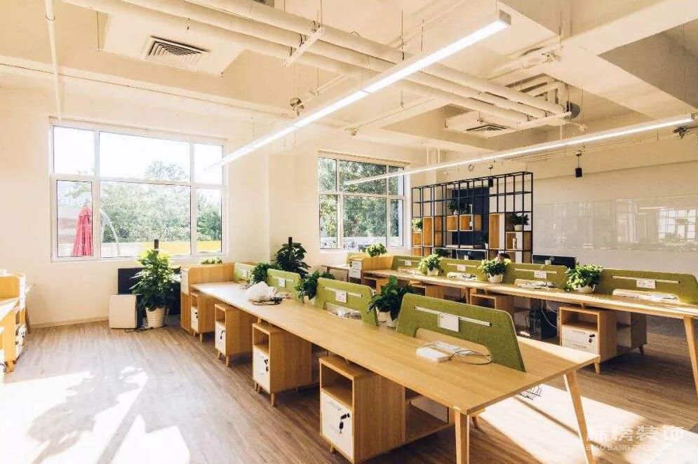 深圳辦公室裝修完成后如何進(jìn)行保潔工作？