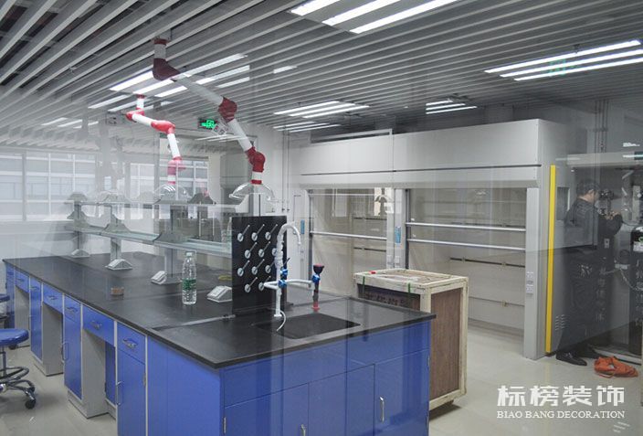 深圳潔凈車間裝修分為五個(gè)級(jí)別，他們之間有什么區(qū)別呢